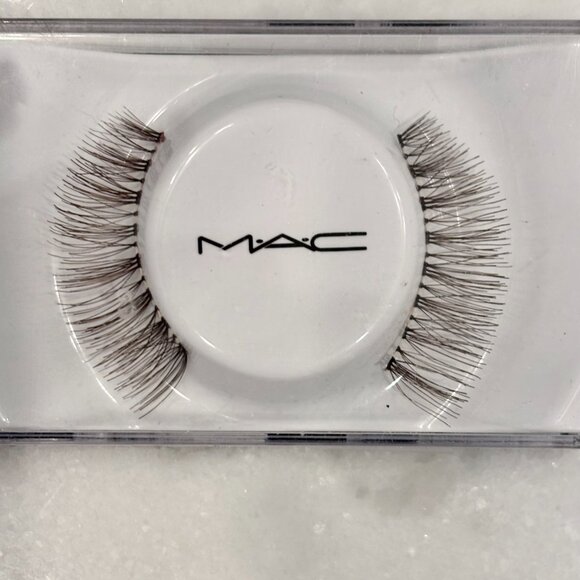 MAC Dark Brown /Black False Eyelashes  Dreamgirl Lash/36  NEW - Picture 3 of 5